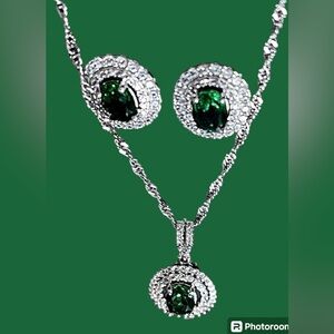 Gorgeous NIP SET Necklace & Earrings Pave crystals surround faux emeralds